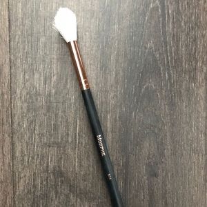Morphe R36 –Pointed Highlight Brush